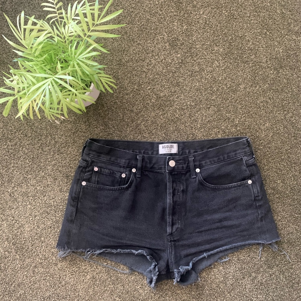 Perfect black Agolde Parker cutoff shorts